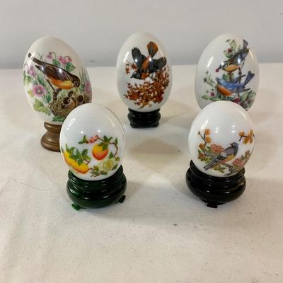 AVON Vintage Porcelain Collectible Eggs