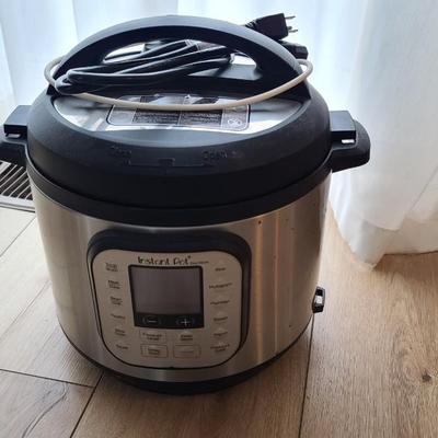 Instant Pot Pressure Cooker