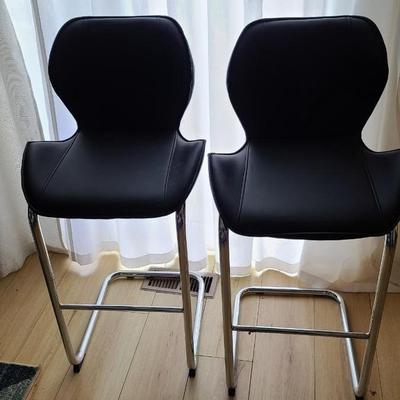 2 Bar Chairs