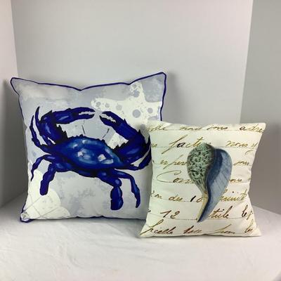 8246 Crab and Shell Outdoor Pillows