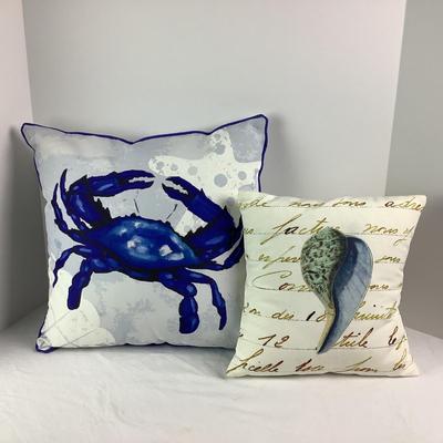 8246 Crab and Shell Outdoor Pillows