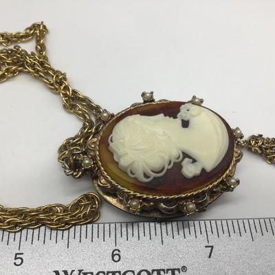 Beautiful Vintage Cameo Locket and Chain