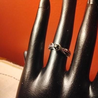 Center Garnet With Rhodolite Garnets Accenting 10K Ring Size 5