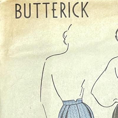 vintage sewing pattern women's Butterick Quick and Easy No. 4529 Missesâ€™ One piece skirt with inverted pleat hip 35 waist 26
