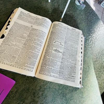 JR lot! Dictionary & Purse.
