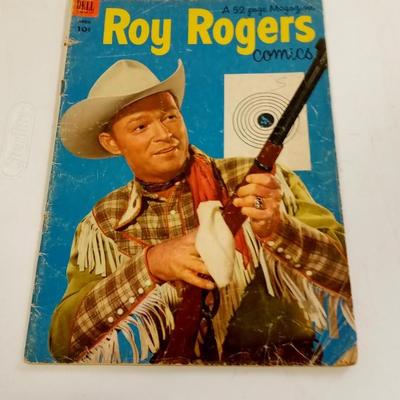 LOT 21  EARLY ROY ROGERS COMIC BOOK