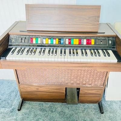 Lowrey Teenie Genie Organ and Needlepoint Bench  (BR3-JM)