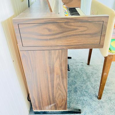 Lowrey Teenie Genie Organ and Needlepoint Bench  (BR3-JM)