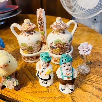 Salt & Peppers + Figures