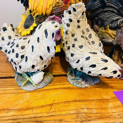 Lot of Chicken decor