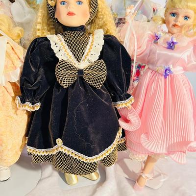 Gorgeous Porcelain Dolls (BR3-JM)