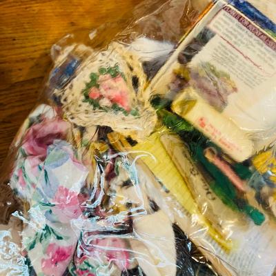 Huge lot of Vintage Hotpads & misc