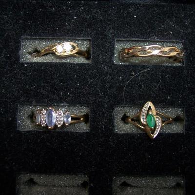 Lot of 4 Gold Rings
