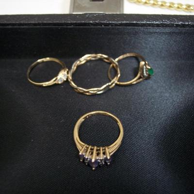 Lot of 4 Gold Rings