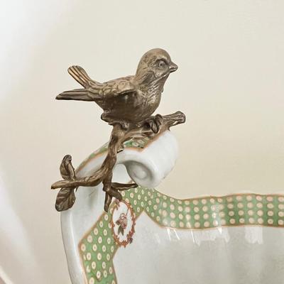 8354 Royal Family Hummingbird Cache Pot with Brass Bird Accent
