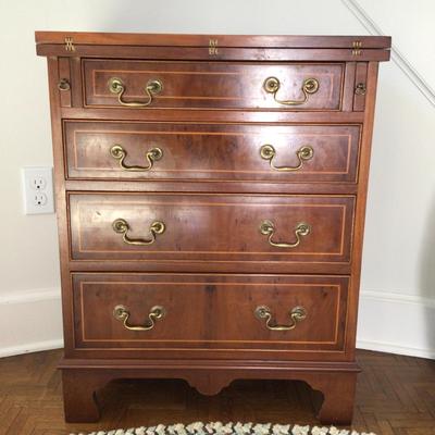 8341 Bevand Funnell Burr Walnut Chest of Drawers