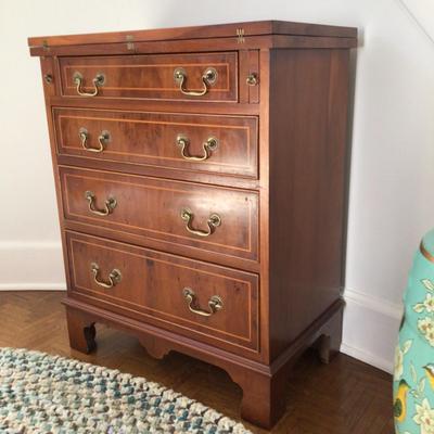 8341 Bevand Funnell Burr Walnut Chest of Drawers