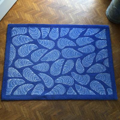 8346 Royal Blue Oyster Clam Shell Hooked Rug