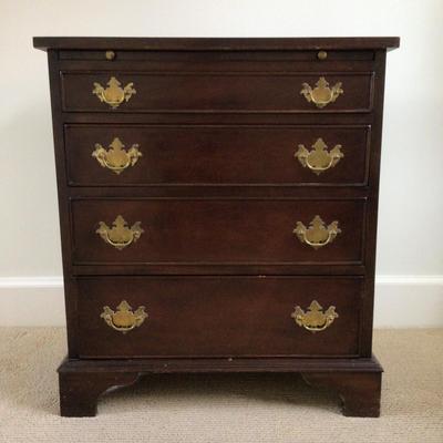 8348 Vintage Graduated Chest of Drawer with Pull Out