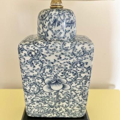 8350 Blue and White Ceramic Lamp