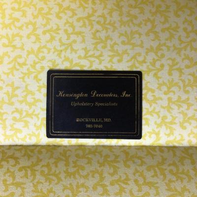 8368 Yellow and White Upholstered Arm Chair