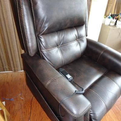 LOT 1.  MOTO-MOTION LIFT CHAIR/POWER RECLINER