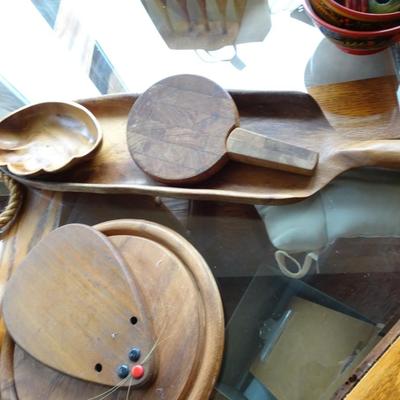 LOT 15. WOOD KITCHEN ITEMS