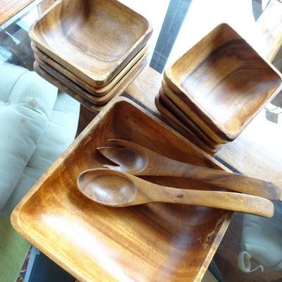 LOT 17. VINTAGER MONKEY POD SALAD SET