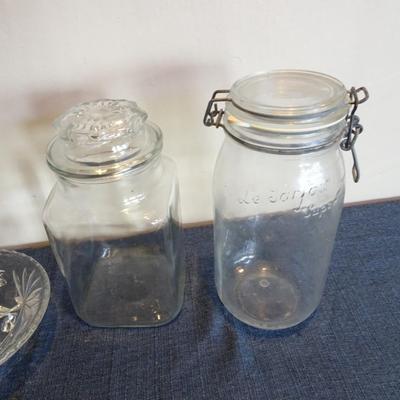 LOT 31. GLASS BOWLS AND JARS