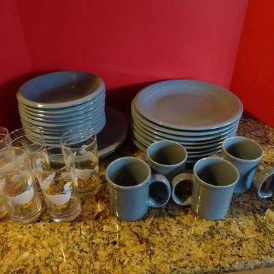 LOT 32. VINTAGE KITCHEN DINNERWARE AND GLASSES