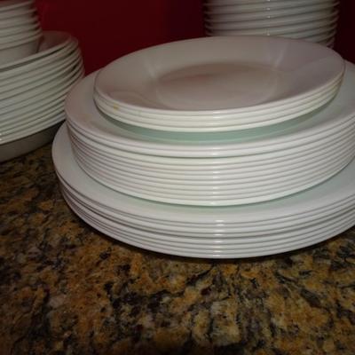 LOT 36. CORELLE PLATES AND BOWLS