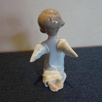 LOT 43 LLADRO ANGEL