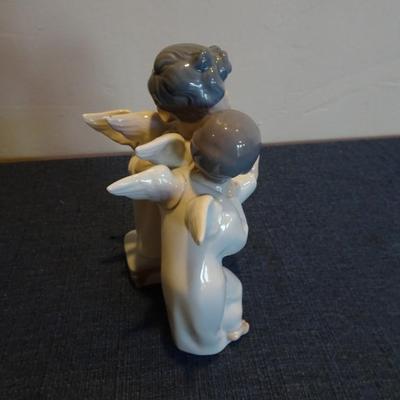 LOT 44. LLADRO ANGELS