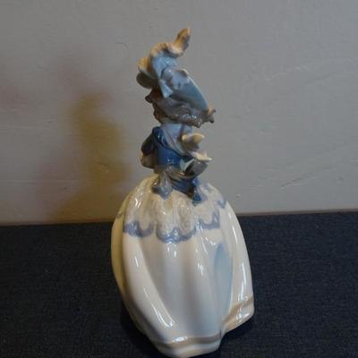 LOT 49. NAO FIGURINE