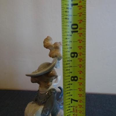 LOT 49. NAO FIGURINE