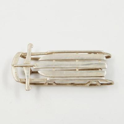 BEAUTIFUL. 925 SILVER WINTER SLED PIN