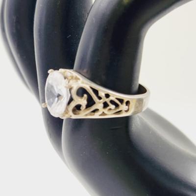 BEAUTIFUL. 925 SILVER CZ RING SIZE 8