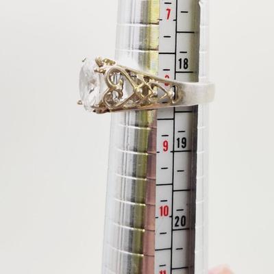 BEAUTIFUL. 925 SILVER CZ RING SIZE 8