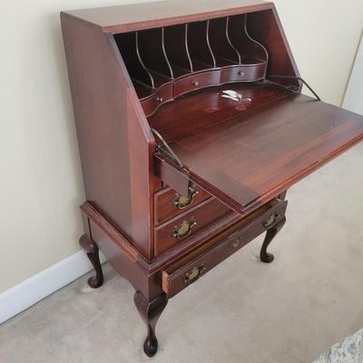 Cherry Secretary by Jamestown Table Co. Taylor Made Furniture (UB1-DW)