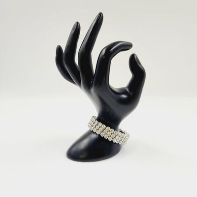CLASSY EXPANDABLE FAUX RHINESTONE BRACELET