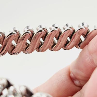 CLASSY EXPANDABLE FAUX RHINESTONE BRACELET