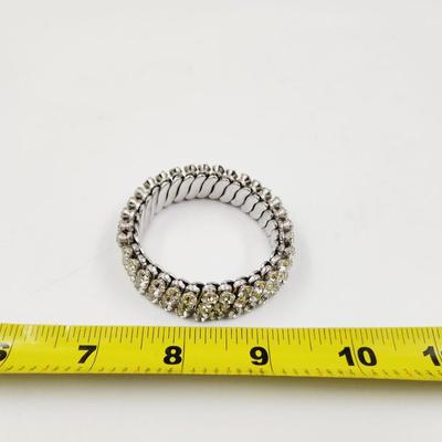 CLASSY EXPANDABLE FAUX RHINESTONE BRACELET