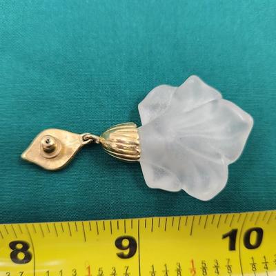 BEAUTIFUL GOLD TONED & GLASS FLOWERED EARRINGS