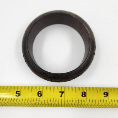 VINTAGE WOODEN CARVED BANGLE BRACELET