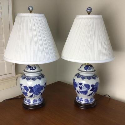 Lot.8431. Pair of Blue and White Chinese Style Ginger Jar Table Lamps