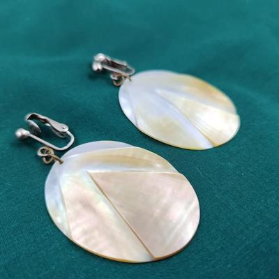 BEAUTIFUL MOTHER OF PEARL SHELL EARRINGS