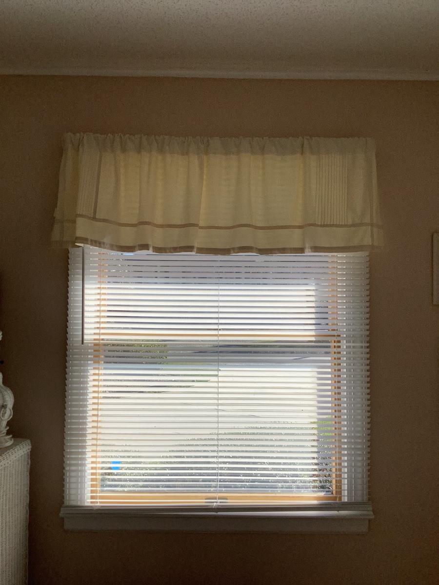 Andersen window with blinds 54”H 40 1/2”W
