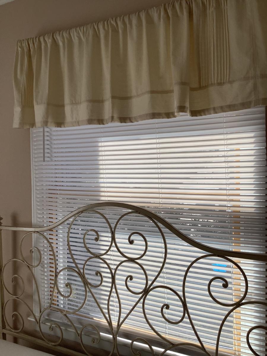Andersen window with blinds 54”H 40 1/2”W