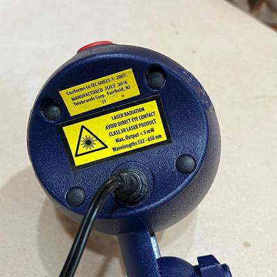 BULBHEAD ~ Star Shower Motion ~ Pair (2) Christmas Yard Lights