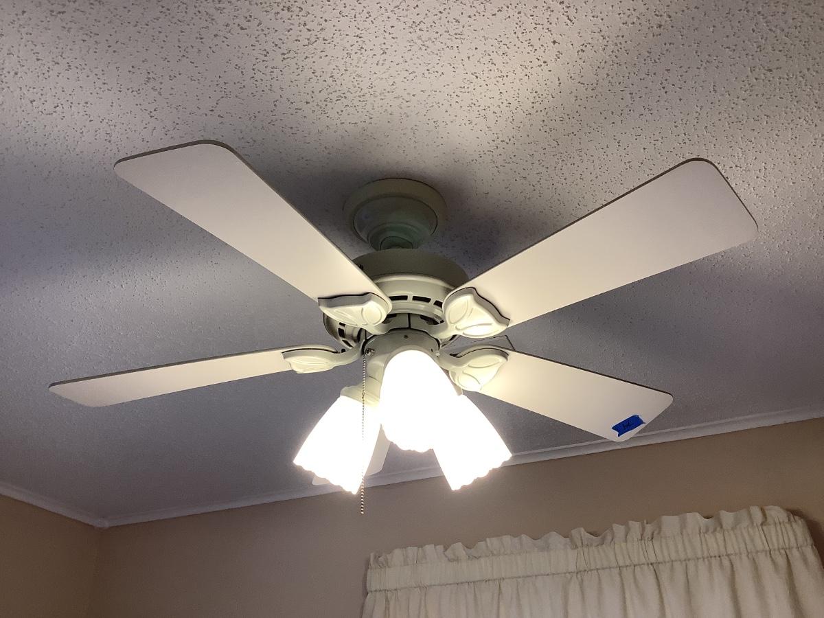 Hunter ceiling fan 3 light 5 blades